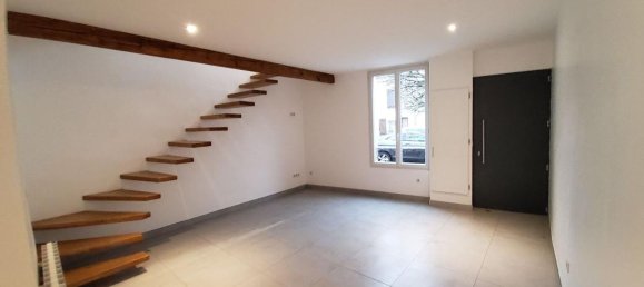 2 bedrooms House in Seine-et-Marne, France No. 167639 5