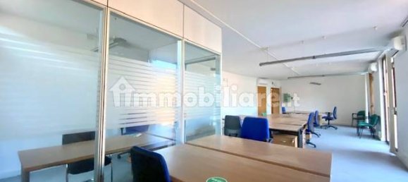 3 rooms Office in Florence, Italy No. 152972 3