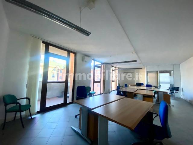 3 rooms Office in Florence, Italy No. 152972