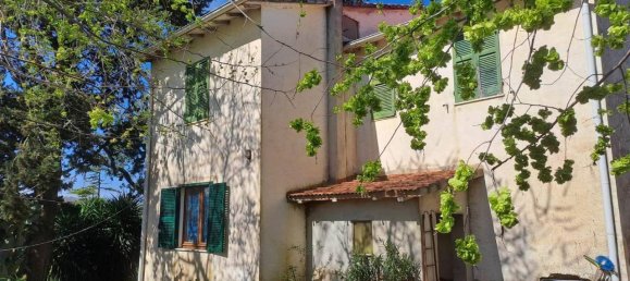 Дом с 7 комнатами в Скансано, Италия № 38150 5