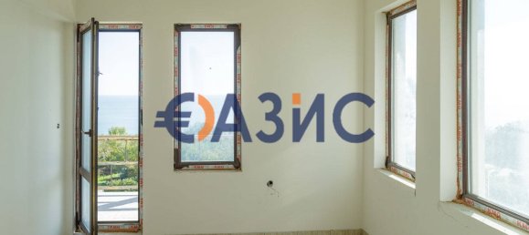 3 bedrooms Apartment in Balchik, Bulgaria No. 832 5