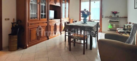 2 Schlafzimmer Wohnung in Novi di Modena, Italy, Nr. 374283 3