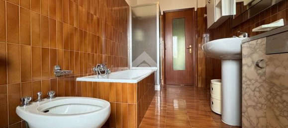 Вилла с 3 спальнями в Галлиате, Италия № 176264 11