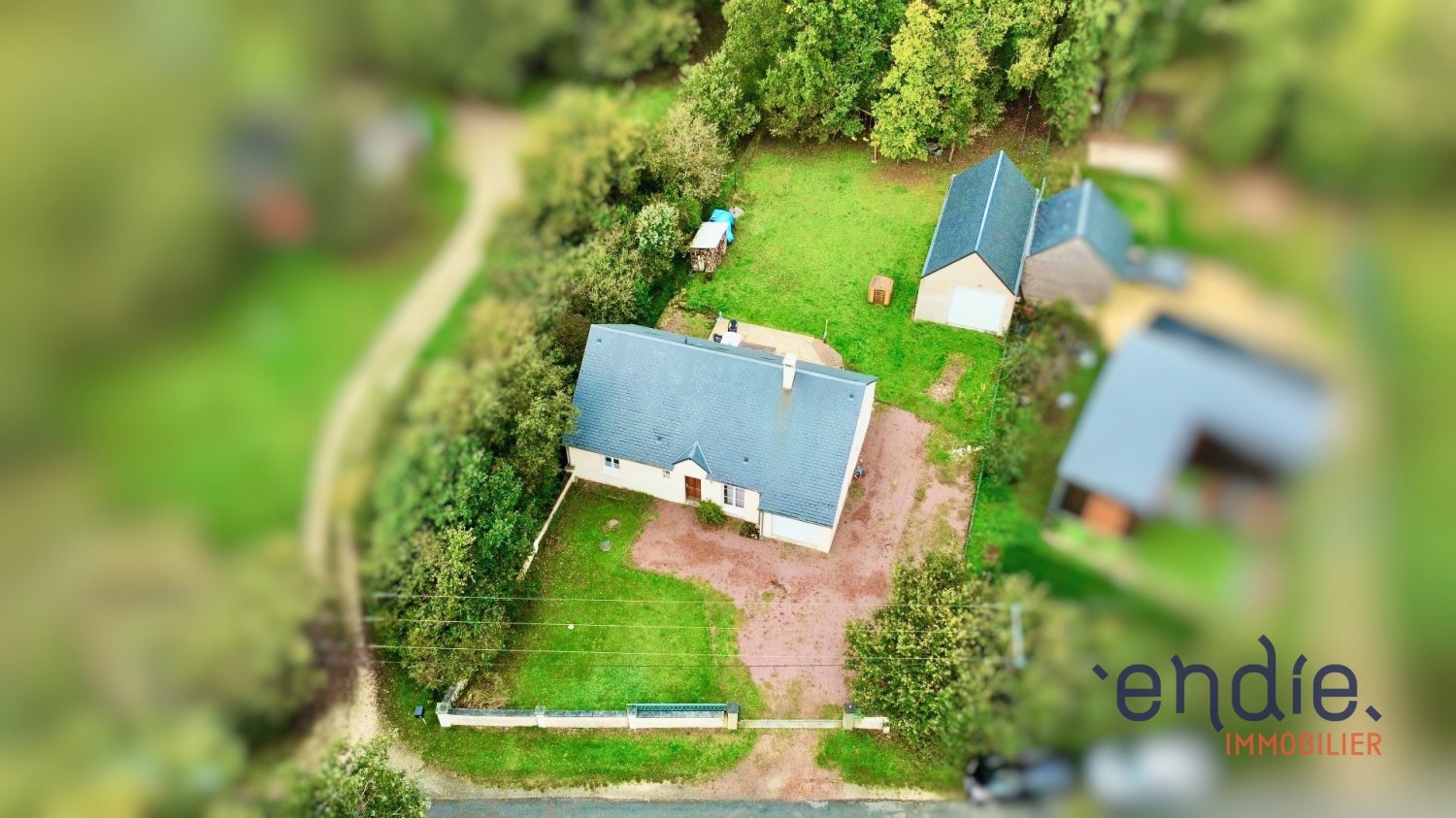 Casa de 4 dormitorios en Athee-sur-Cher, France No. 158706