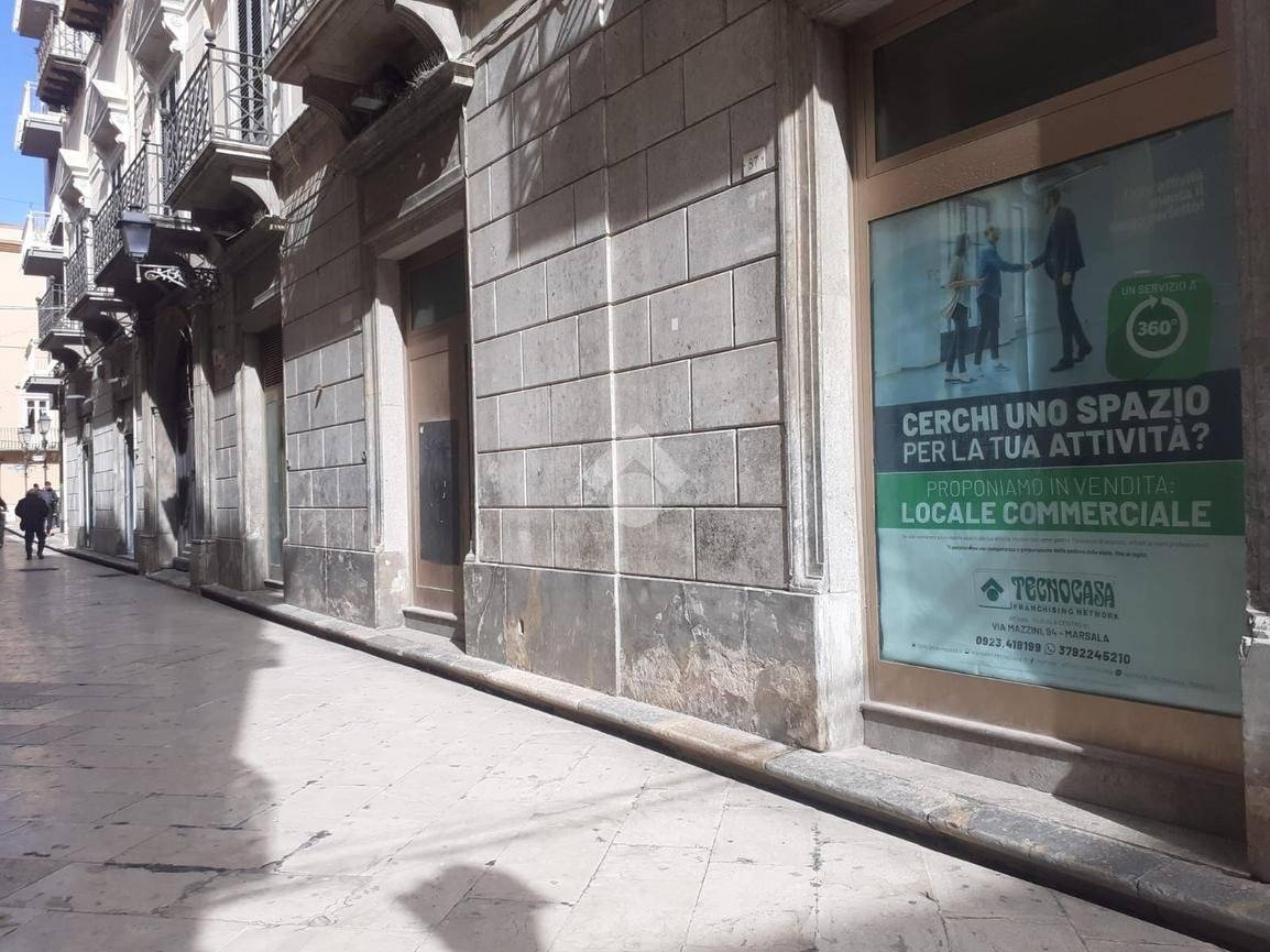 Bureau à Marsala, Italy 285m² No. 286475