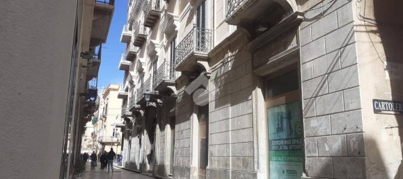 Bureau à Marsala, Italy 285m² No. 286475 2