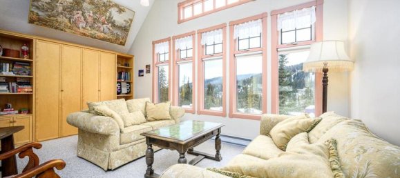 6 bedrooms House in British Columbia, Canada No. 1270 8