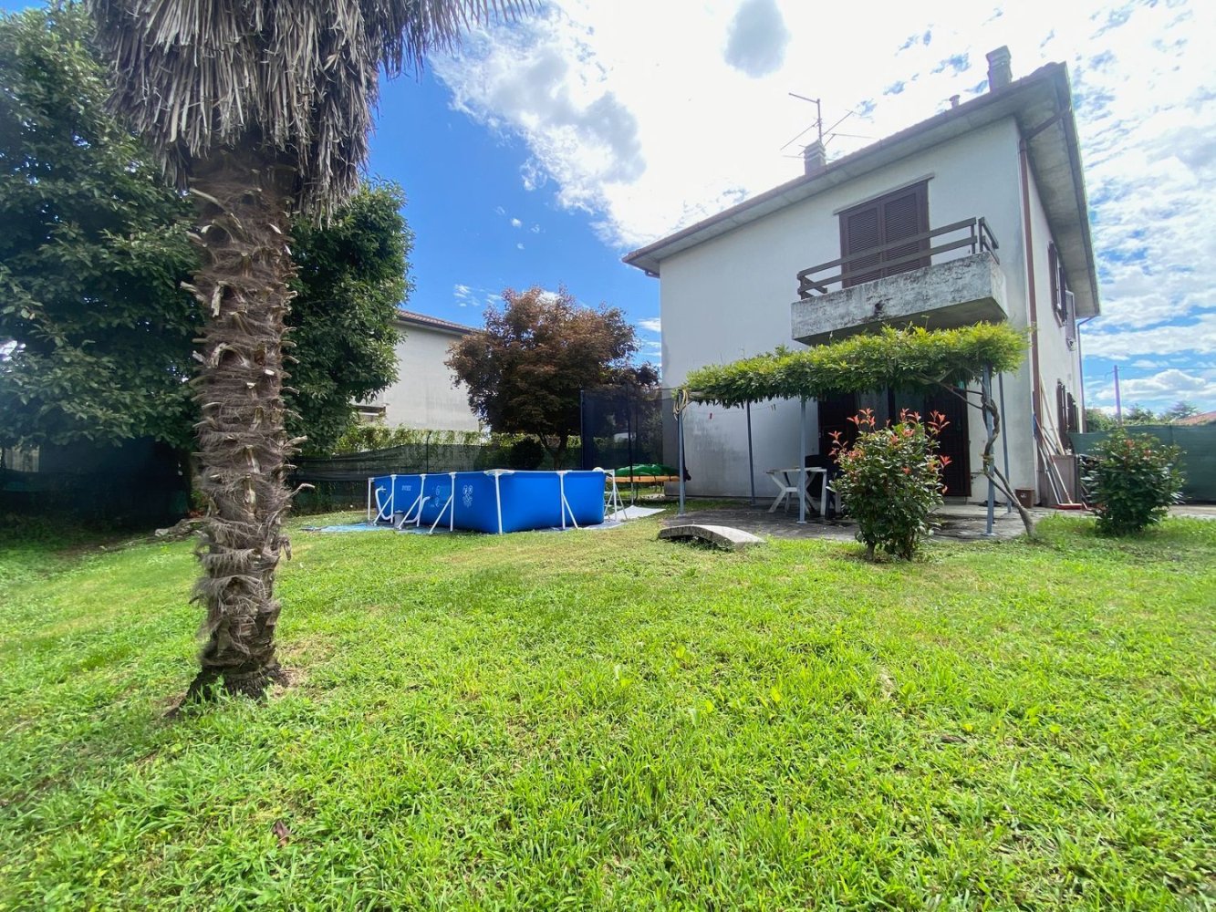 Villa de 4 divisões em Bulgarograsso, Italy N.º 290123