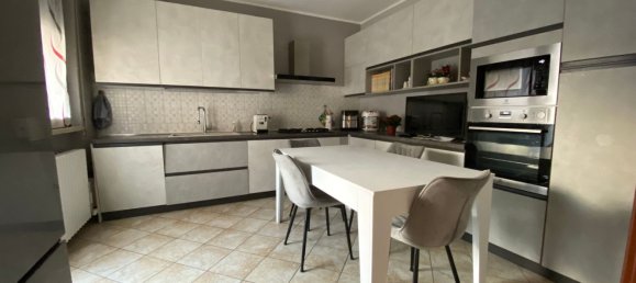 Квартира с 4 спальнями в Боволоне, Италия № 347771 3