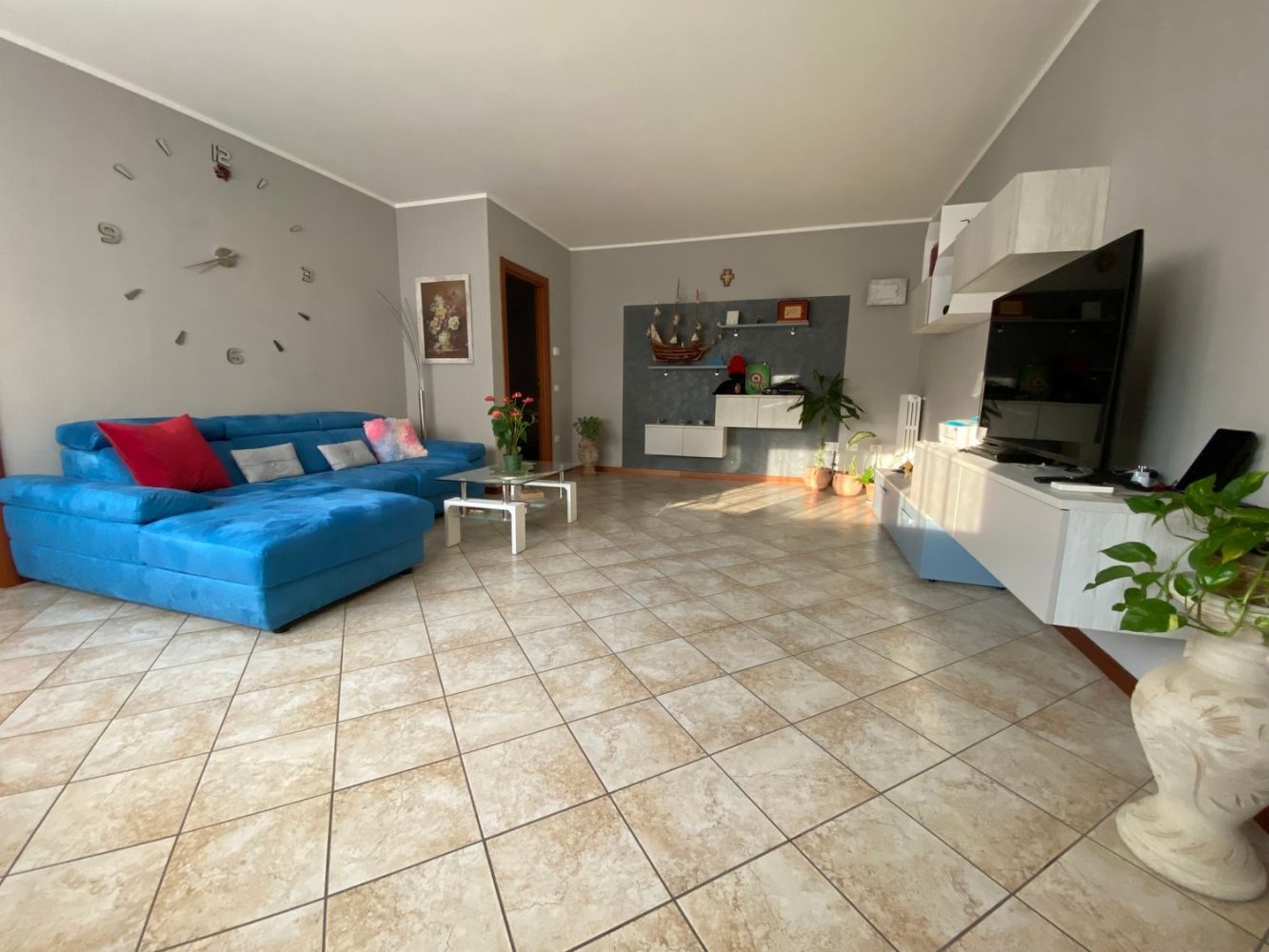 Квартира с 4 спальнями в Боволоне, Италия № 347771