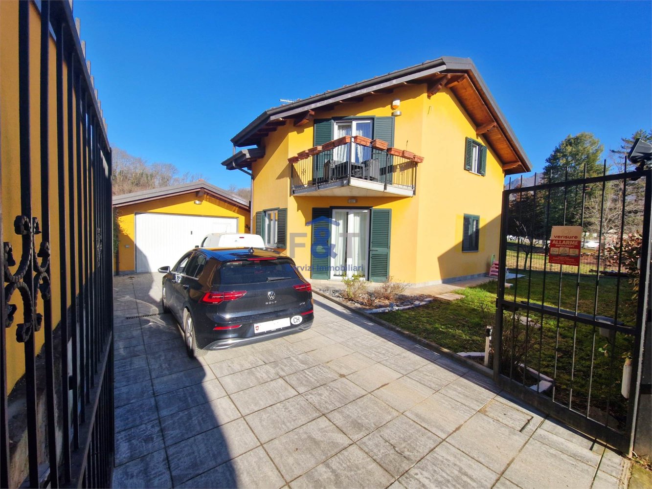 2 bedrooms Villa in Leggiuno, Italy No. 1623