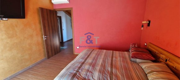 2 bedrooms Villa in Leggiuno, Italy No. 1623 23