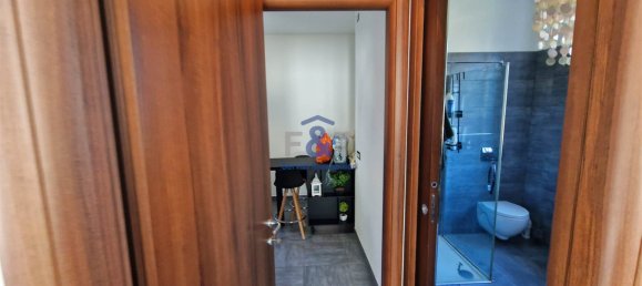 2 bedrooms Villa in Leggiuno, Italy No. 1623 2