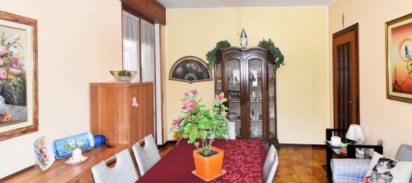 2 bedrooms Apartment in Parabiago, Italy No. 23093 5