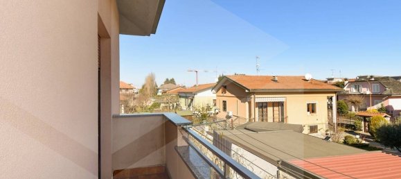 2 bedrooms Apartment in Parabiago, Italy No. 23093 14