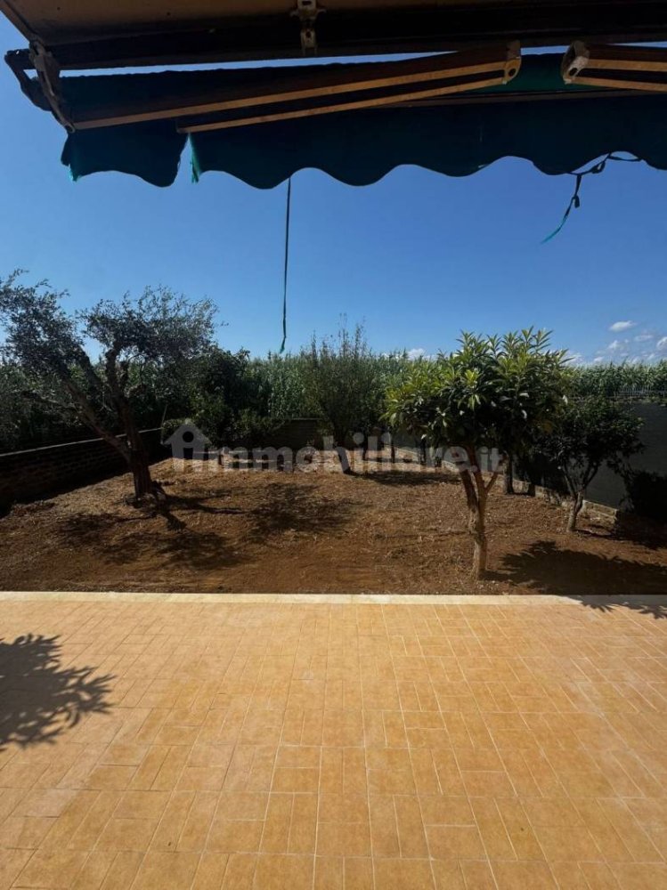 Apartamento de 2 dormitorios en Ladispoli, Italy No. 294224