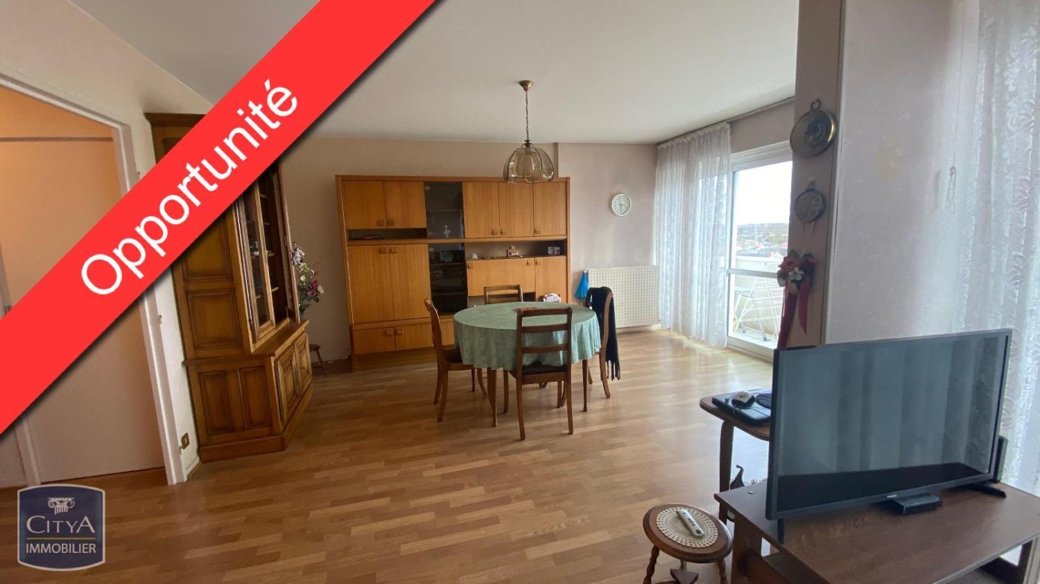 Apartamento de 3 dormitorios en Bourges, France No. 55988