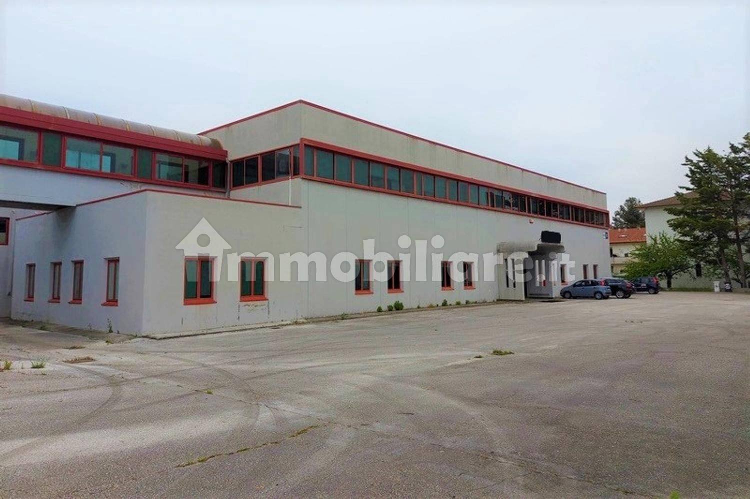 5-salle Entrepôt à Monsano, Italy No. 159278