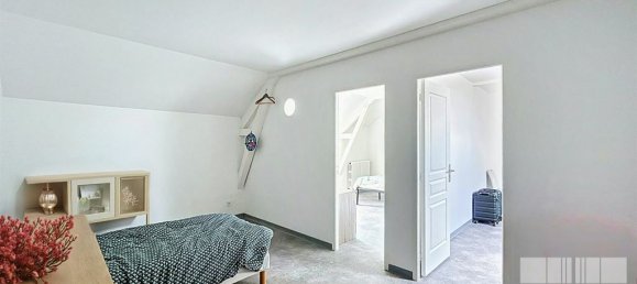 11 bedrooms House in Mayenne, France No. 299995 9