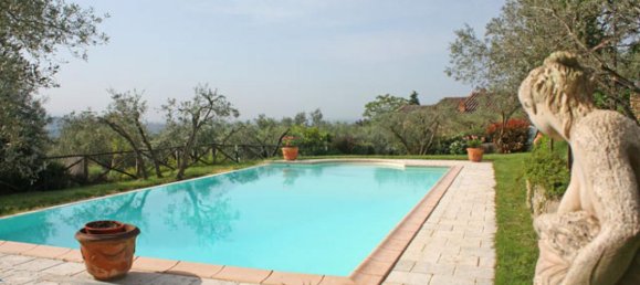 5 bedrooms House in Cortona, Italy No. 234 2