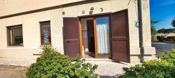 3 rooms Apartment in Piombino, Italy No. 111510 2