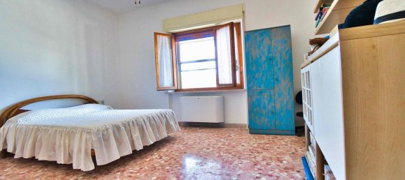 3 rooms Apartment in Piombino, Italy No. 111510 10