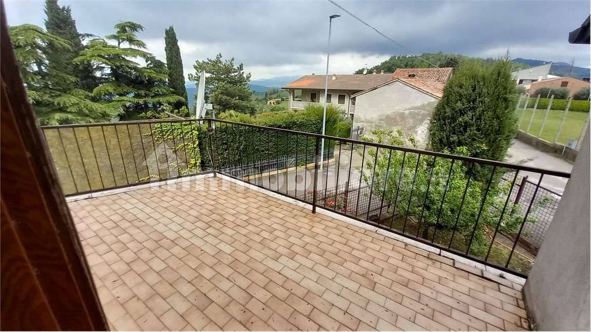 4 bedrooms House in Soave, Italy No. 300564