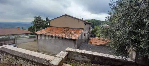 4 bedrooms House in Soave, Italy No. 300564 10