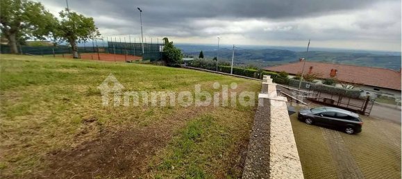 4 bedrooms House in Soave, Italy No. 300564 3