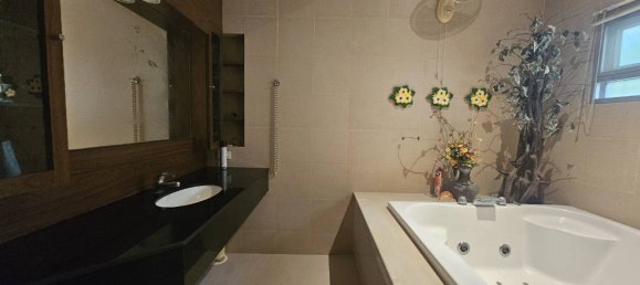 5 chambres house à louer à Pattaya, Chonburi, Eastern Thailand, Thailand № 58767 21