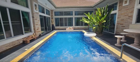 5 chambres house à louer à Pattaya, Chonburi, Eastern Thailand, Thailand № 58767 3