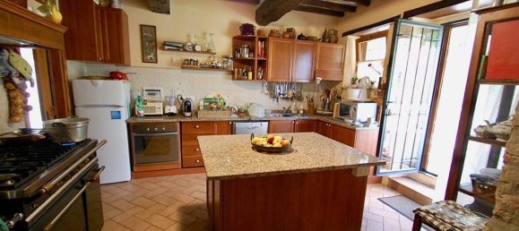 Casa de 6 dormitorios en Passignano sul Trasimeno, Italy No. 53682 17