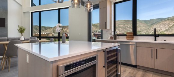 3 Schlafzimmer Cafe / Restaurant in Avon, USA, Nr. 67 8