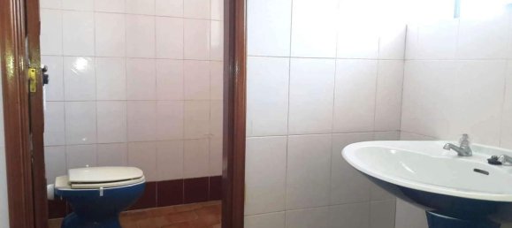 74m² Commercial property in Viana do Castelo, Portugal No. 82906 6