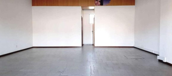 74m² Commercial property in Viana do Castelo, Portugal No. 82906 4