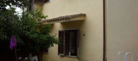 6 rooms House in Aprilia, Italy No. 47731 2