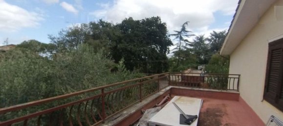 6 rooms House in Aprilia, Italy No. 47731 16