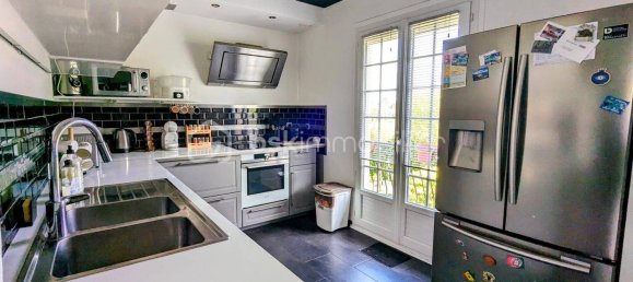 Casa de 4 dormitorios en Vert-Saint-Denis, France No. 324622 7