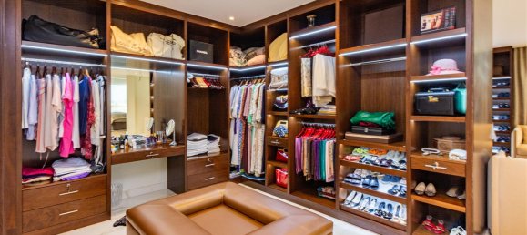 6 bedrooms Villa in Emirates Hills, UAE No. 28031 17