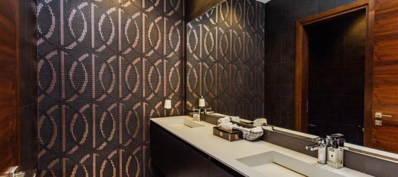 6 bedrooms Villa in Emirates Hills, UAE No. 28031 12