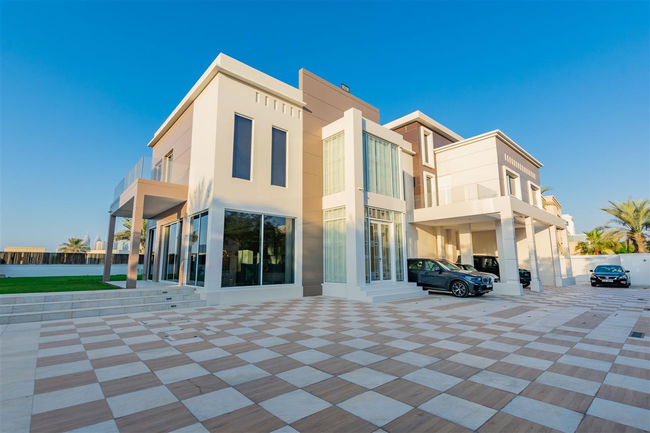 6 bedrooms Villa in Emirates Hills, UAE No. 28031