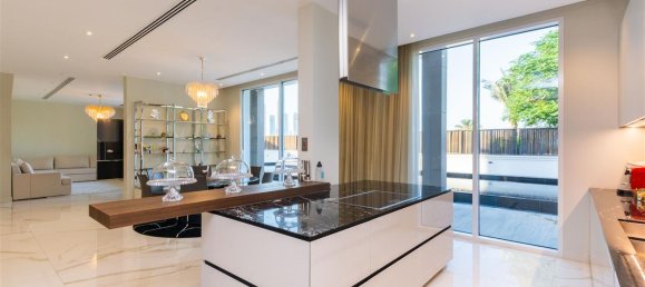 6 bedrooms Villa in Emirates Hills, UAE No. 28031 8