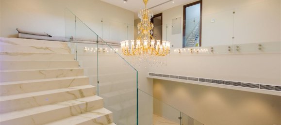 6 bedrooms Villa in Emirates Hills, UAE No. 28031 13