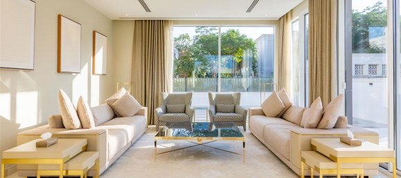 6 bedrooms Villa in Emirates Hills, UAE No. 28031 4