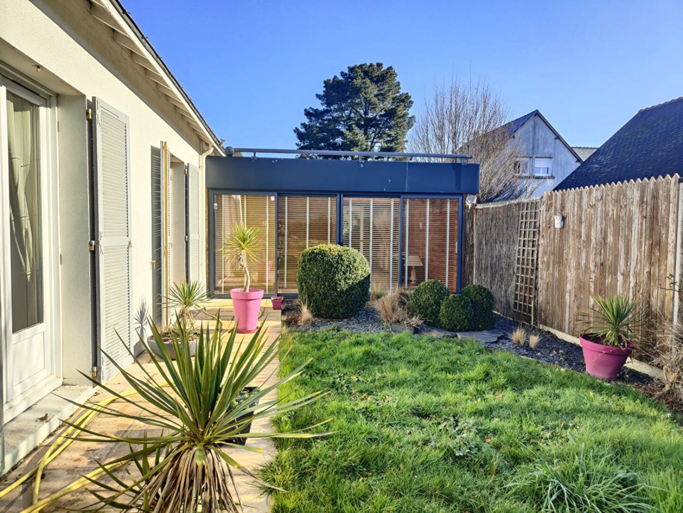 4 bedrooms House in Avrille, France No. 103142