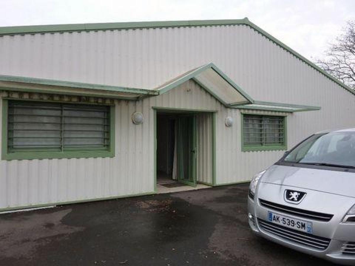 Oficina en Challans, France 367 m² No. 19902