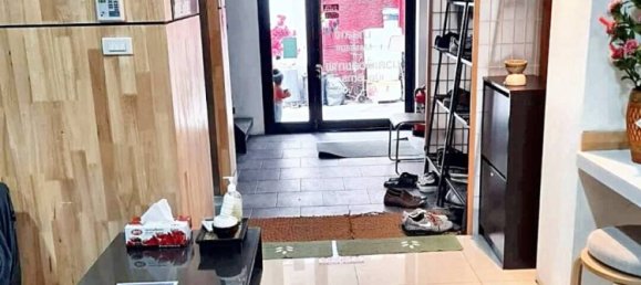 280m² Commercial property in Khlong Toei, Thailand No. 13351 4