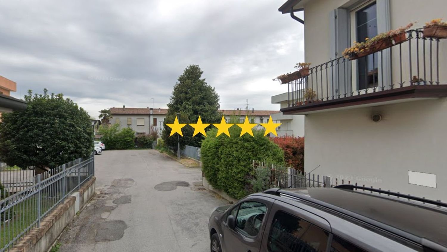 5 rooms Apartment in Ponte San Nicolò, Italy No. 15413