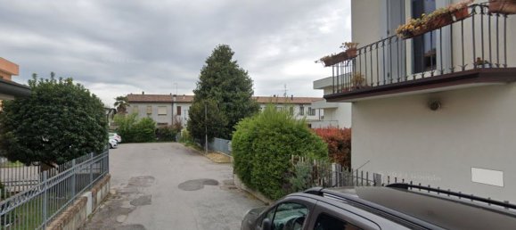 5 rooms Apartment in Ponte San Nicolò, Italy No. 15413 2