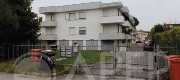 5 rooms Apartment in Ponte San Nicolò, Italy No. 15413 7